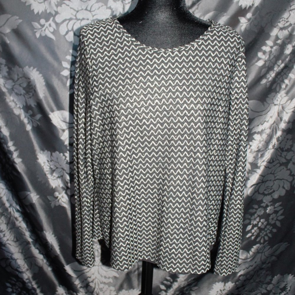 three pink hearts top